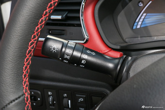 2018款江淮iEV7S 智享型