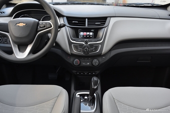 2018款雪佛兰赛欧3  1.5L AMT幸福天窗版