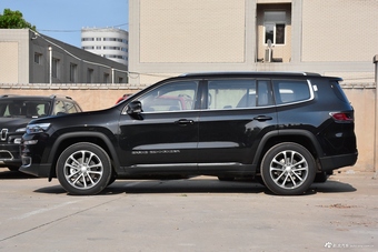 2018款大指挥官2.0T自动四驱尊享导航版