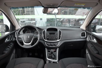 2016款宝骏560 1.8L手动超值版图片