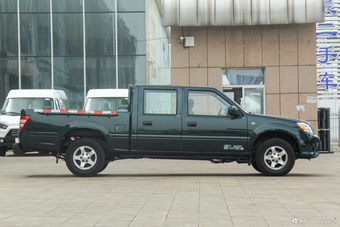 2018款宝典2.9T手动新超值柴油两驱豪华型标准货箱JX4D30B5L