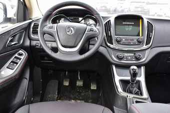 2016款 宝骏560 1.8L手动豪华型