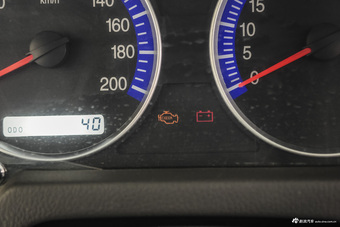 2013款 勇士 2.7L 三门四驱汽油版