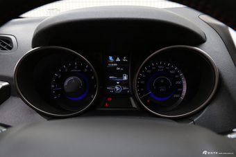 2016款长安CS75 1.8T自动精英型国5