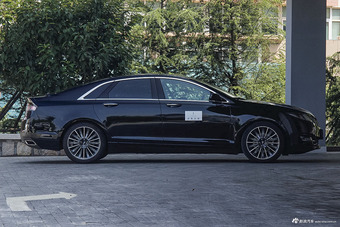 2016款林肯MKZ 2.0T自动尊耀版