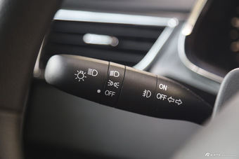 2016款宝骏310 1.2L手动豪华型