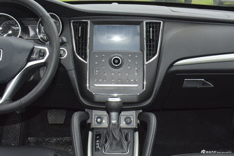 2016款众泰SR7 1.5T自动魔方之路版