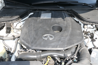 2018款英菲尼迪Q50L 2.0T自动豪华运动版