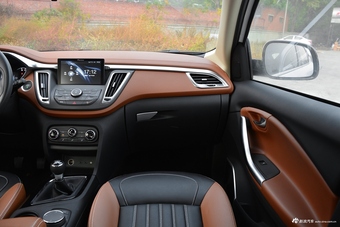 2018款东南DX7 1.5T手动凯旋版