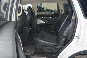 2017上汽大通D90 2.0T自动四驱北极星