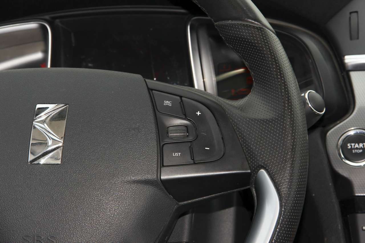 2014款DS 6 1.6T豪华版THP200