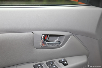 2016款黄海N1 2.8T手动柴油两驱运动版JE493ZLQ4CB