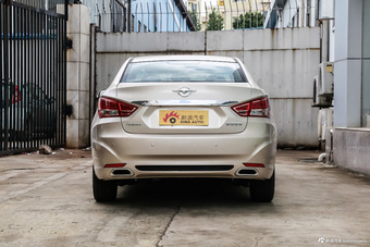 2017款海马福美来1.6L手动豪华型