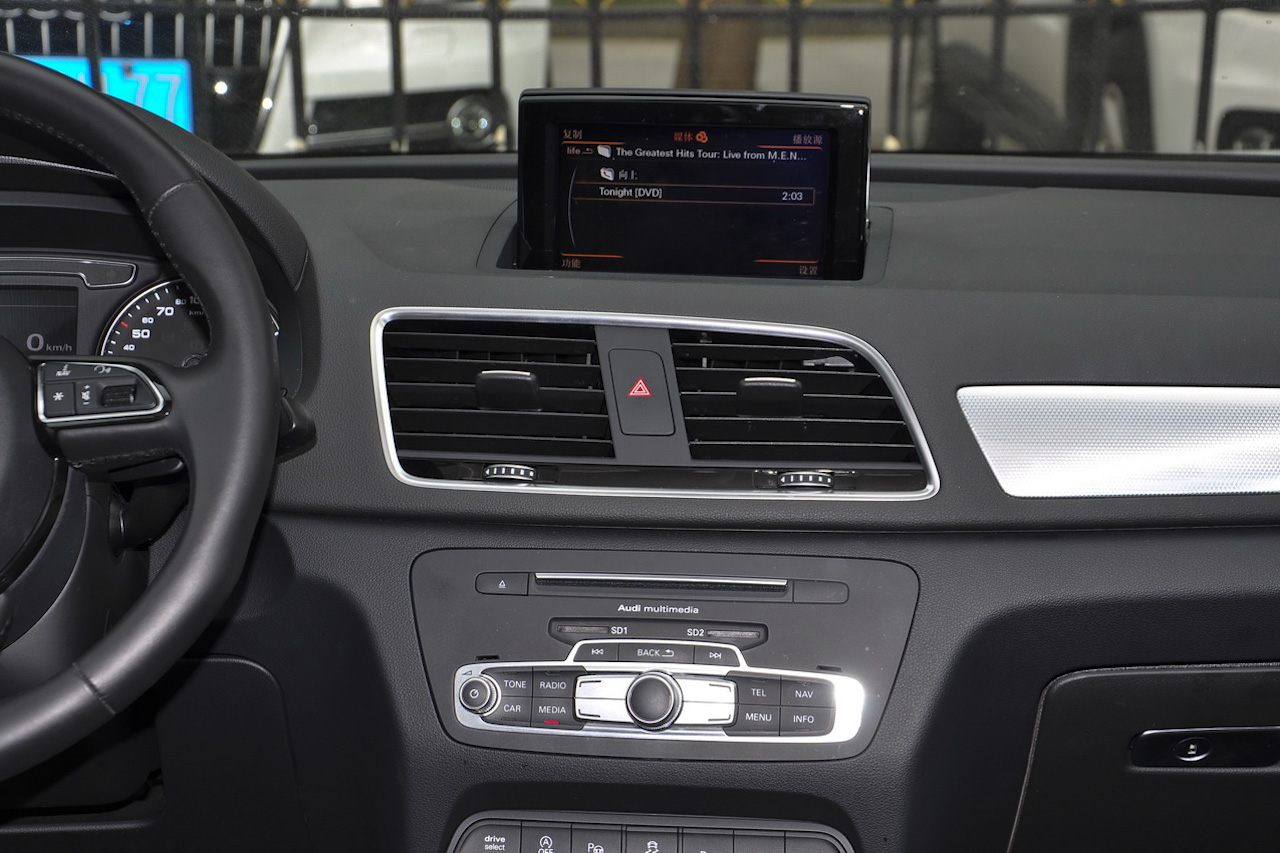 2016款奥迪Q3 2.0T自动35TFSI风尚型