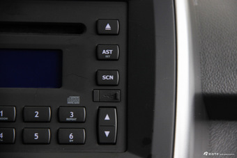  2015款瑞虎3 1.6L自动智尚周年运动版 钻石银