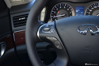 2019款英菲尼迪Q70L 2.0T自动豪华版