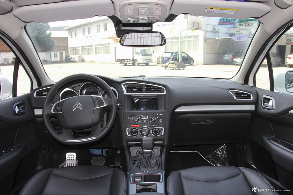 2016款雪铁龙C4L 1.2T自动精英型