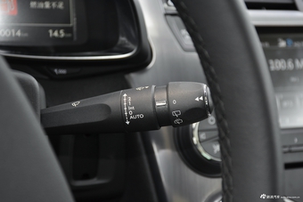 2015款DS 5 1.8T自动豪华版THP200