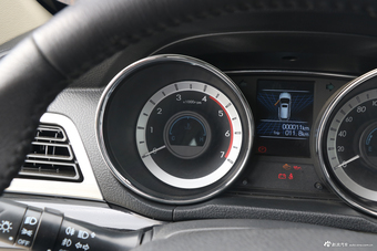 2017款揽福1.9T手动柴油两驱豪华版7座