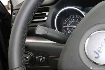 2018款大指挥官2.0T自动四驱耀享版