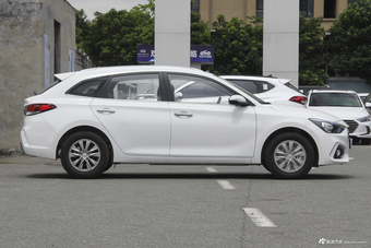 2018款逸行1.6L自动逸心版