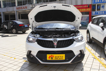 2016款中华V3 1.5T自动旗舰型 冰雪白