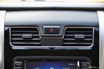 2016款风行S500 1.5L手动尊享型