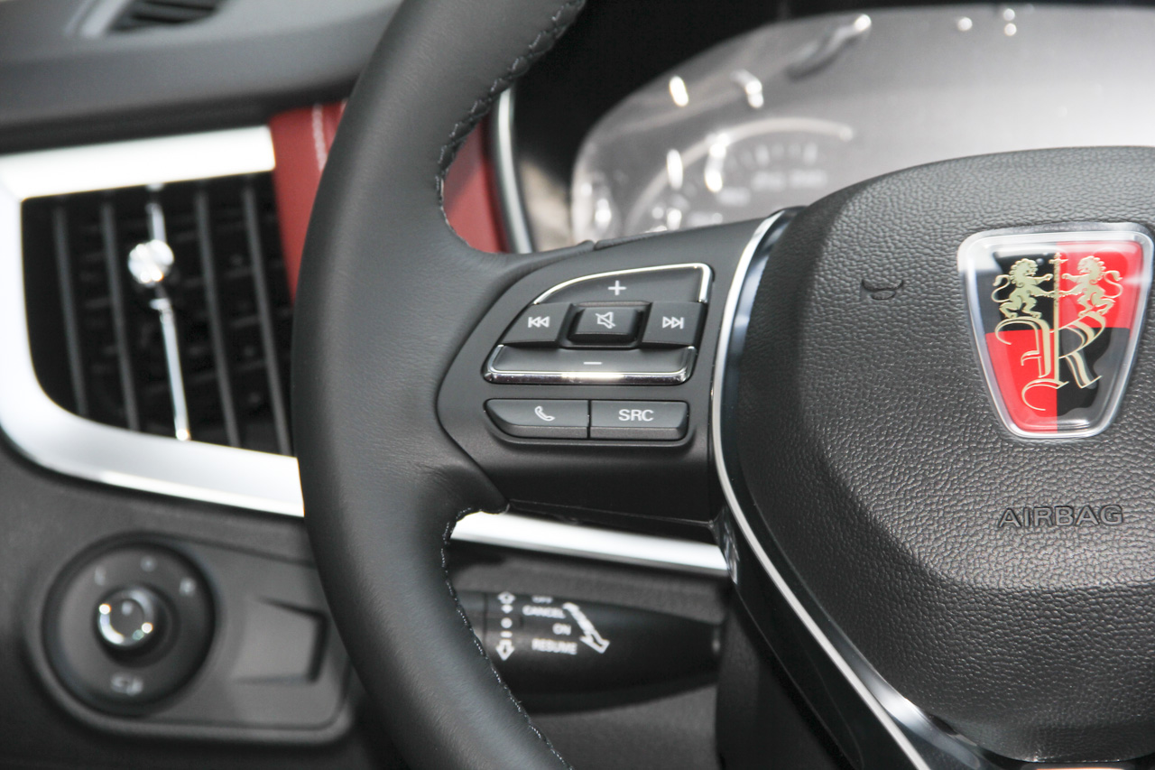 2016款荣威RX5 30T自动四驱互联网智尊版