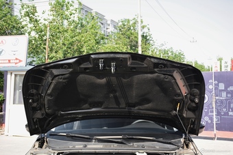 2016款东风标致408 1.6T自动豪华版