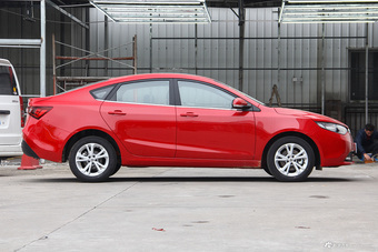 2016款名爵锐行1.5T自动超值豪华版