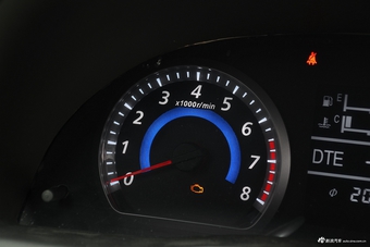 2016款众泰Z300 1.5L手动尊享型