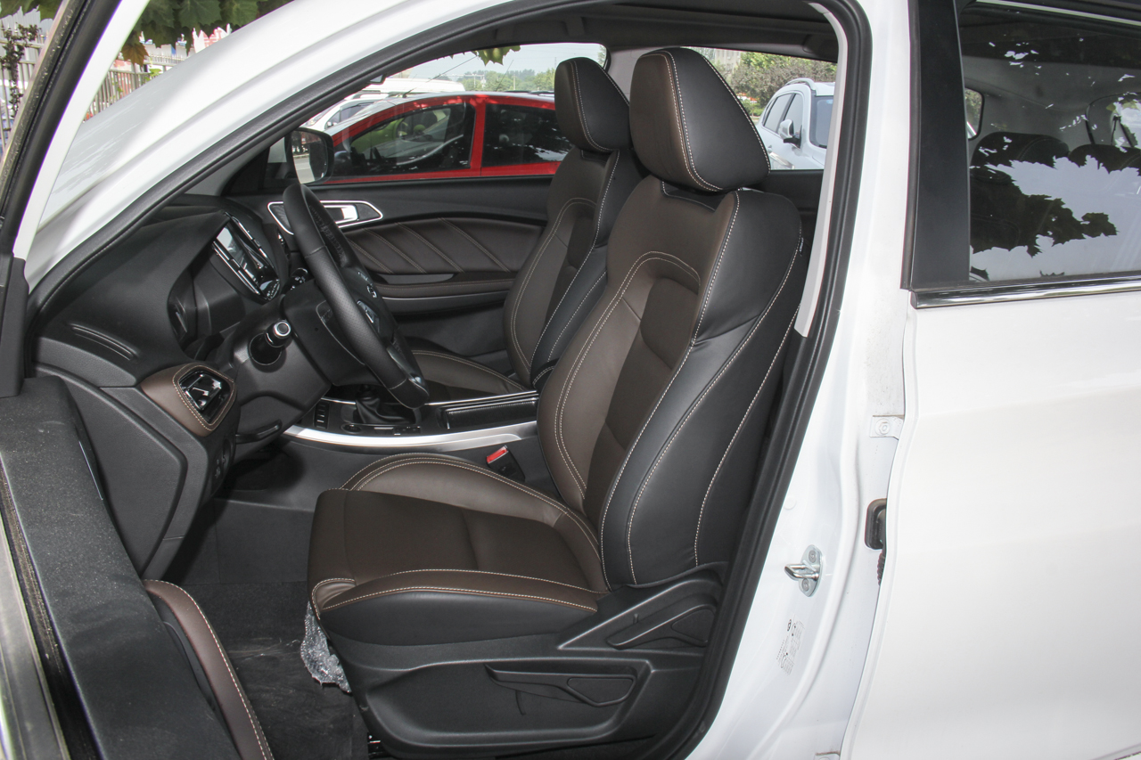 2018款瑞虎7 1.5T手动精英版