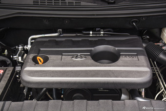 2016款长安CX70 1.6L手动运动型