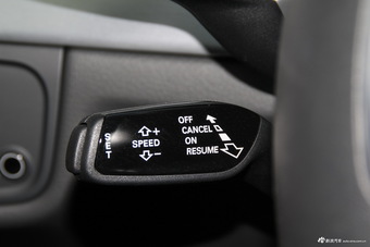 2016款奥迪A8L 3.0T自动45TFSI quattro时尚型