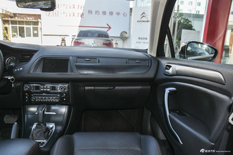 2016款雪铁龙C5 1.8T自动尊贵型