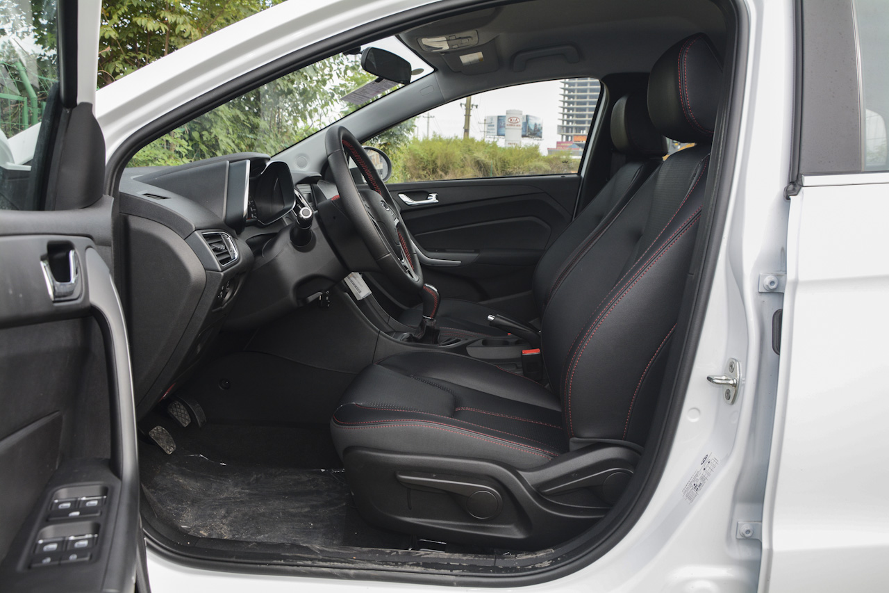 2017款艾瑞泽5 1.5L手动领潮版