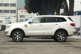 2017款撼路者2.0T自动四驱旗舰版汽油7座 