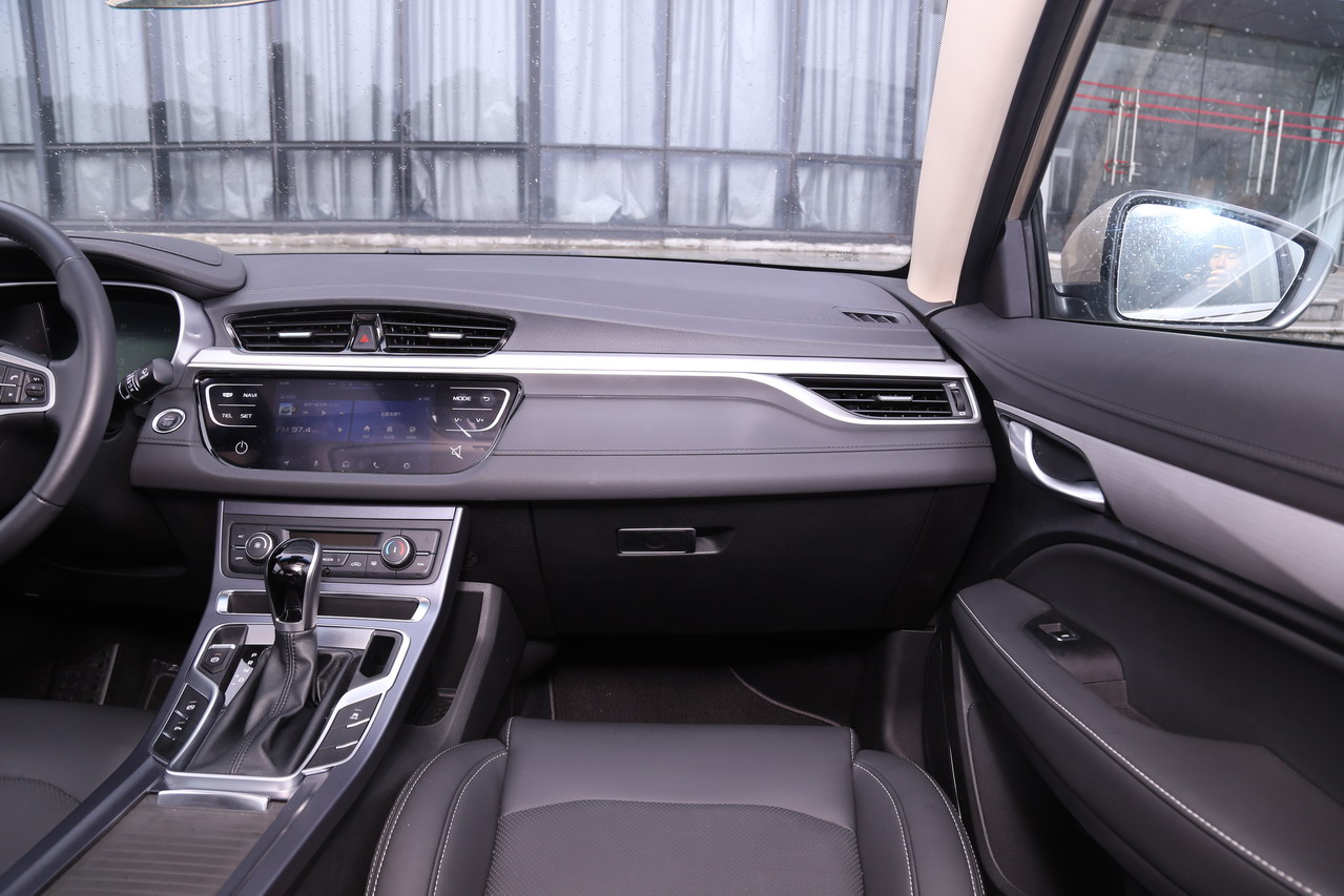 2018款吉利帝豪1.5L自动尊贵型