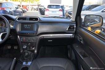 2017款风骏5 2.4L手动欧洲版汽油两驱精英型大双排4G69S4N