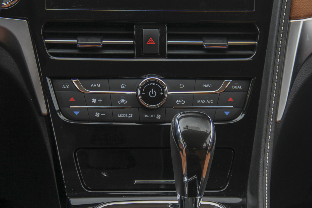 2018款启辰T70 2.0L自动睿享运动版