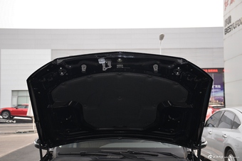 2016款奔驰E级2.0T自动E200L