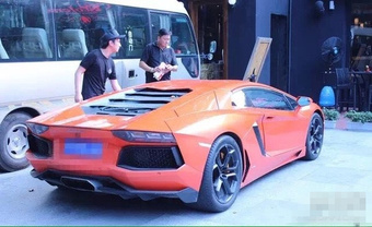 杭州偶遇“王思聪”开公交车