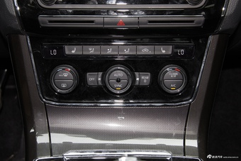 2017款帕萨特1.8T自动领尊版330TSI DSG