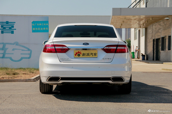 2015款金牛座2.7T自动旗舰型 雅典白