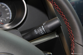 2017款黄海N3 2.5T手动两驱运动版XD25T5