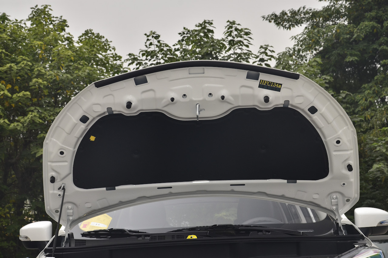 2017款长安CS15 1.5L自动豪华天窗版