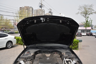 2018款奔驰E级改款3.0T自动 320 L 4MATIC