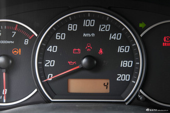 2014款雨燕1.3L手动标准型