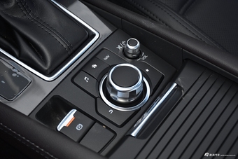 2018款阿特兹2.0L自动蓝天豪华版