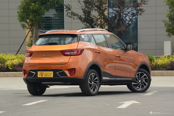 2017款众泰T300 1.5L手动尊享型